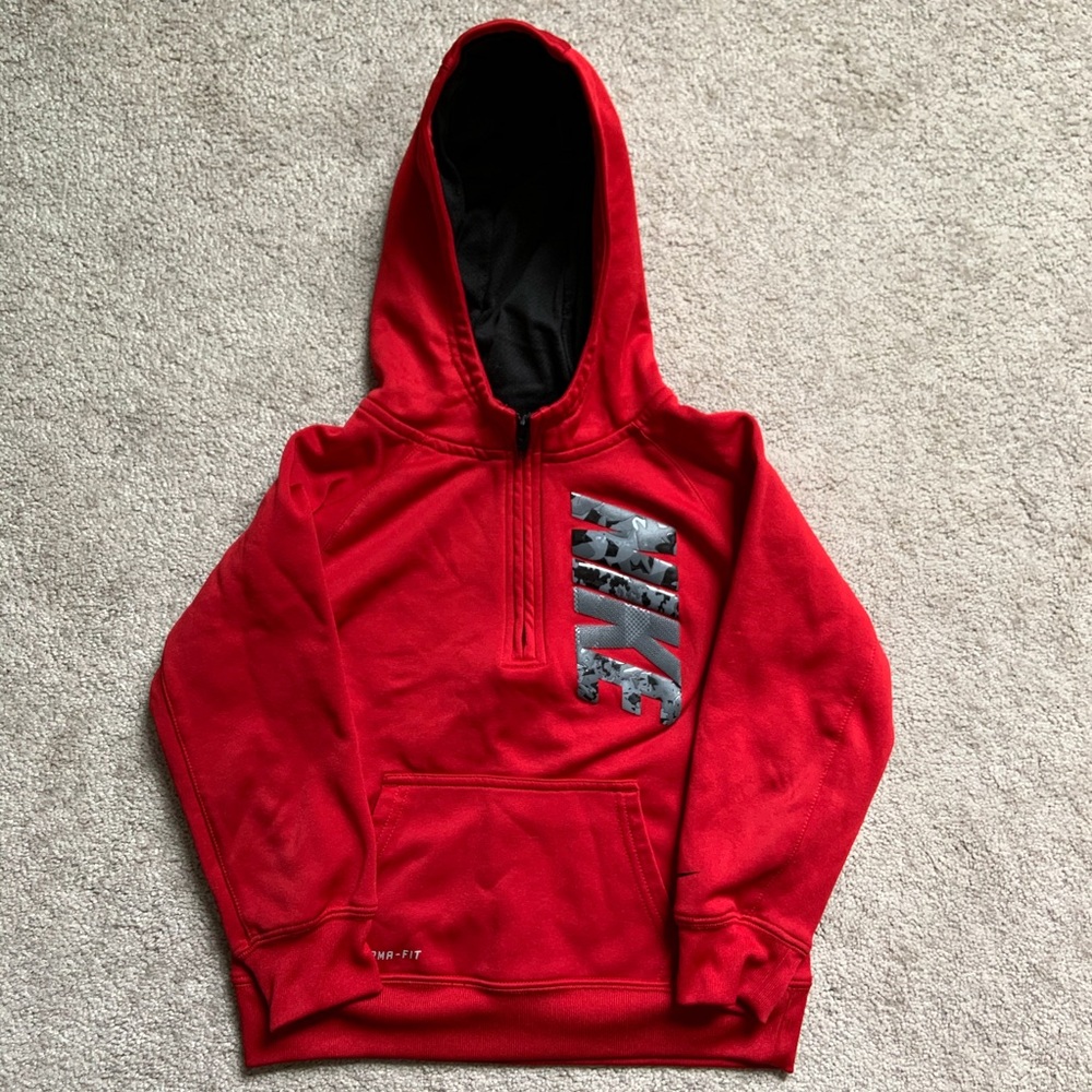 Boys Red Nike Hoodie Therma-Fit half zip size 7